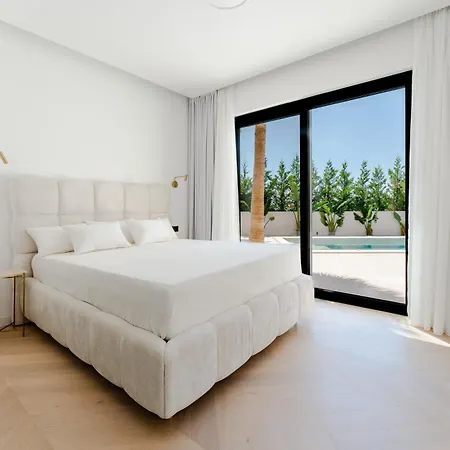 Golden Light Villa *