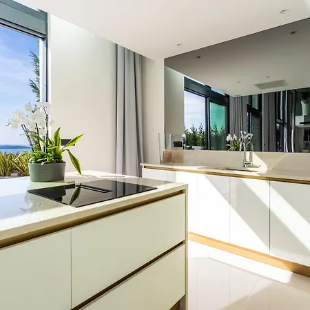 Golden Light Villa *