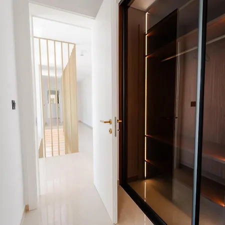 Villa Golden Light *