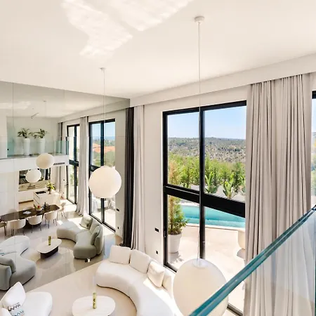 Golden Light Villa *