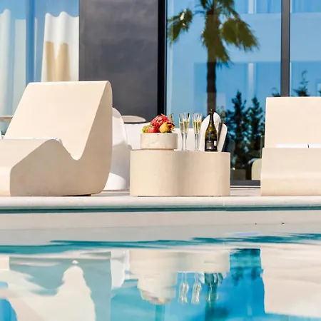 Villa Golden Light