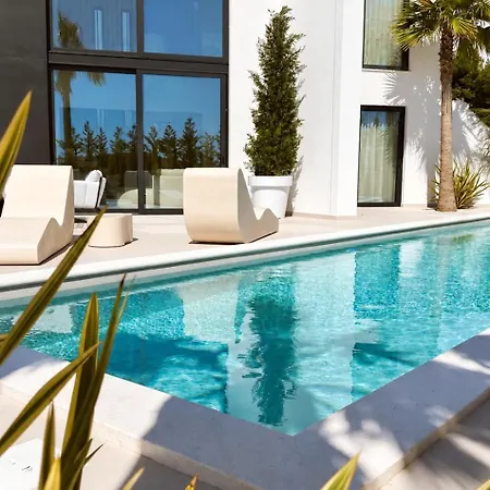 Golden Light Villa *